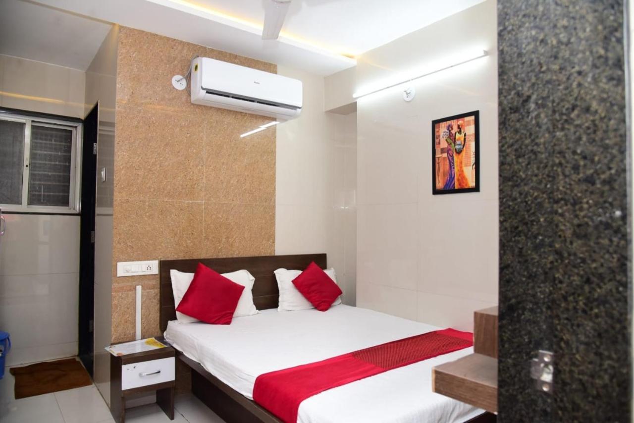 Nivant Lodge Solapur Esterno foto