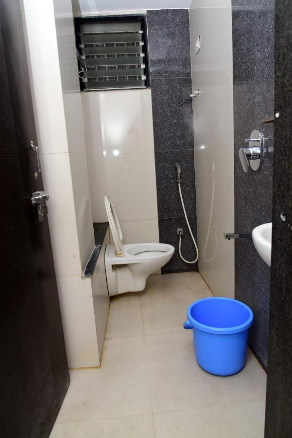 Nivant Lodge Solapur Esterno foto