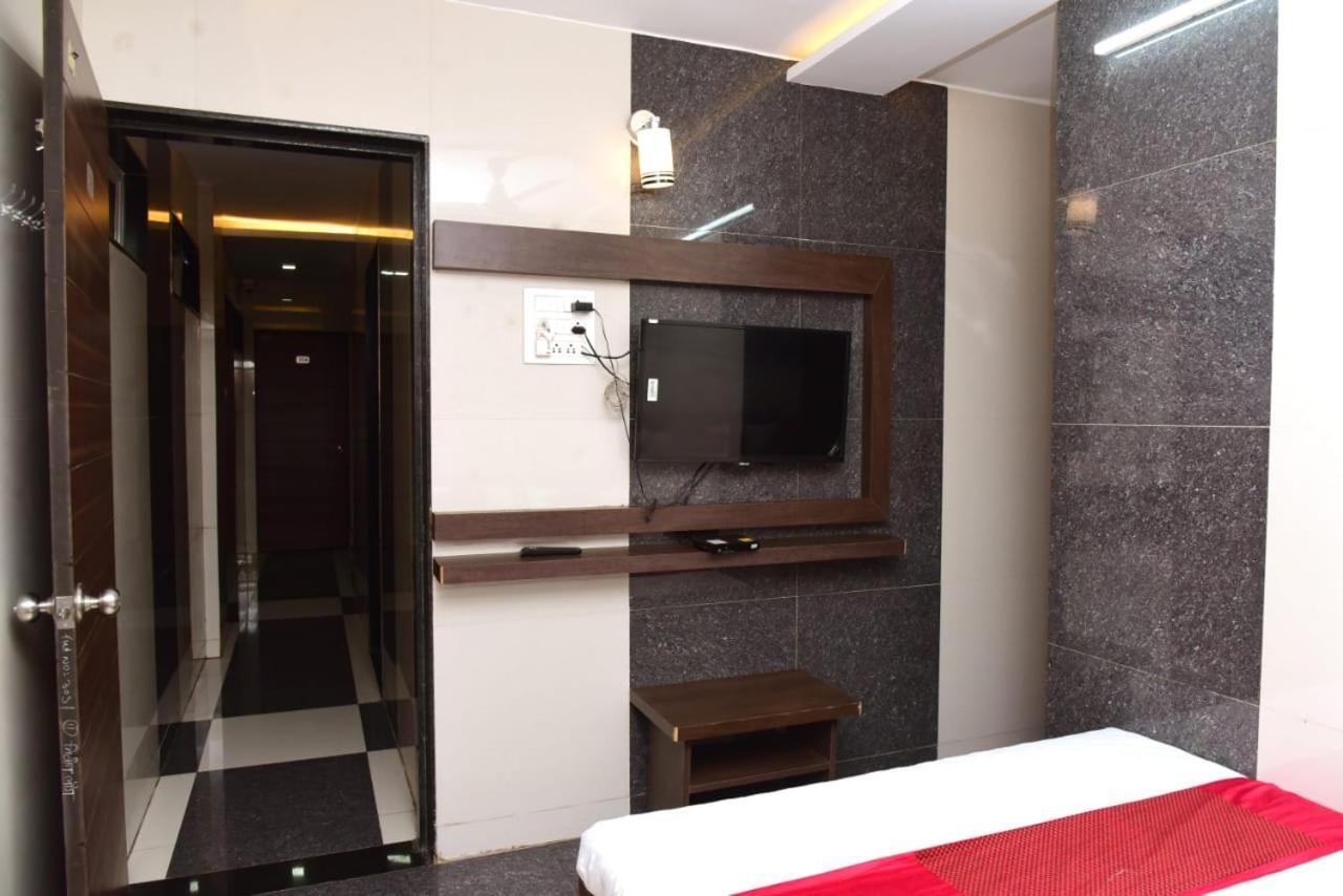 Nivant Lodge Solapur Esterno foto